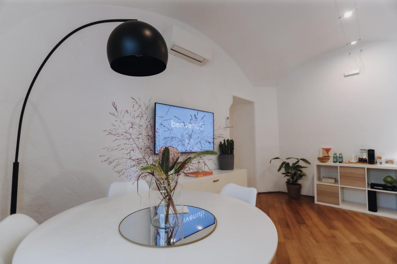 Insieme Suites نابولي المظهر الخارجي الصورة